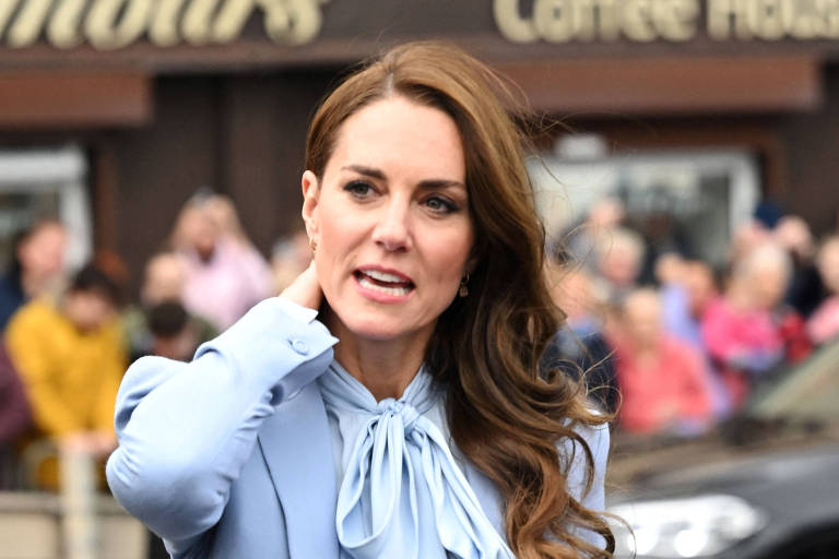 Kate Middleton volta a trabalhar em projetos sociais, mas em home office