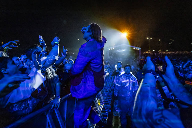 Veja fotos do show do Arcade Fire no Lollapalooza 2024
