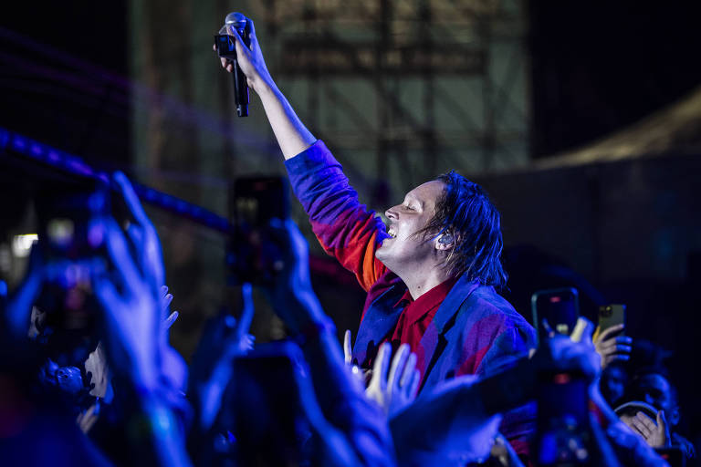 Arcade Fire agrada a fãs antigos com 'Águas de Março' no Lollapalooza