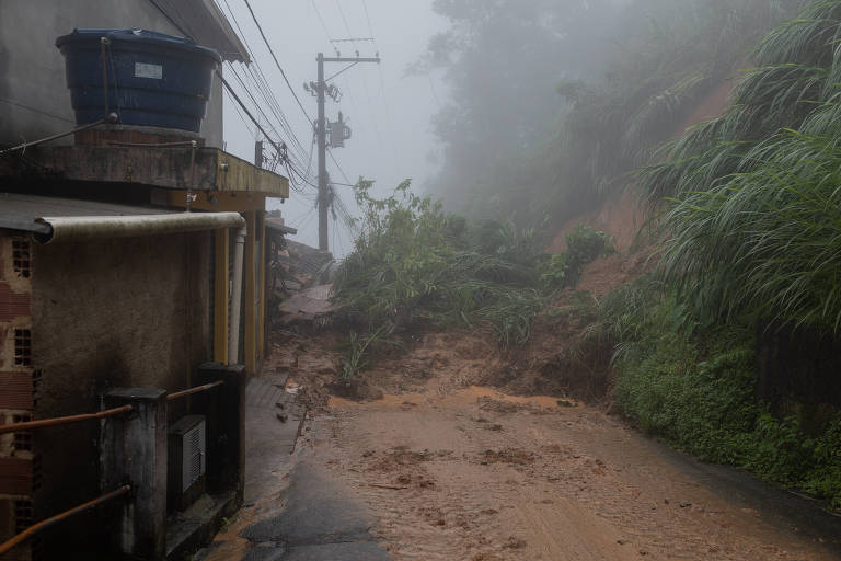 Defesa Civil emite alerta de risco muito alto para deslizamentos em Petrópolis