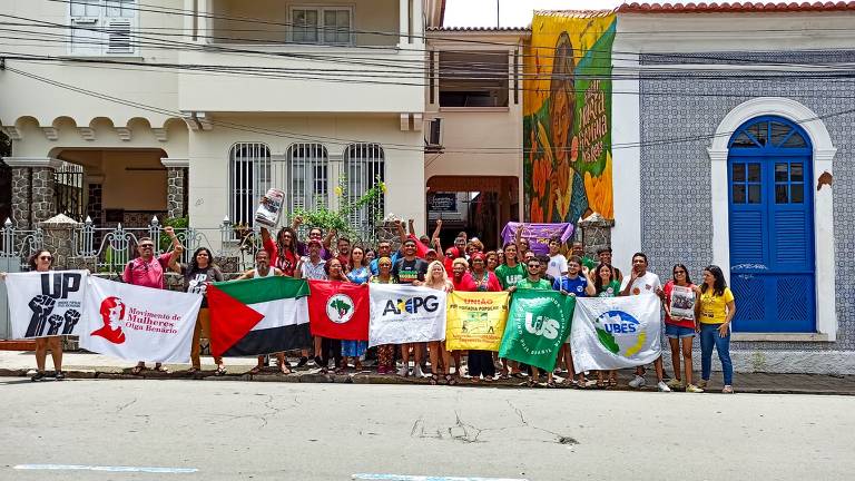 Ato contra Bolsonaro e a anistia aos réus do 8 de janeiro no solar Maria Firmina, em São Luís (MA) 