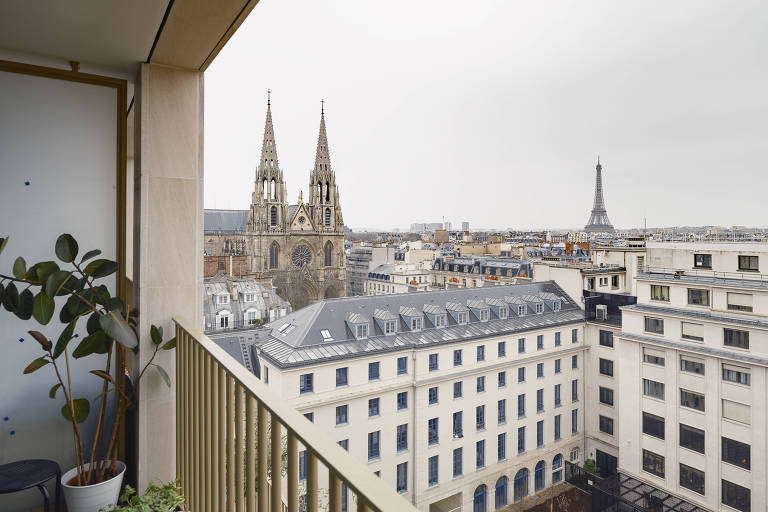 Vista de apartamento de outros prédios em Paris