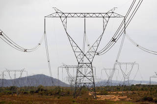Linhas de transmissão de energia da hidrelétrica de Guri, na Venezuela