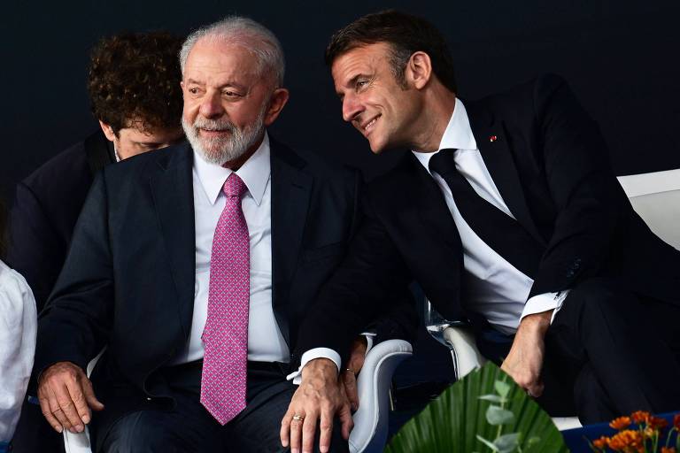 Lula recebe Macron no Palácio do Planalto e finaliza tour do francês
