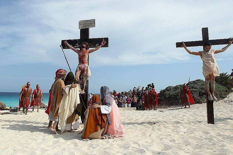 Encenação da crucificação de Jesus Cristo