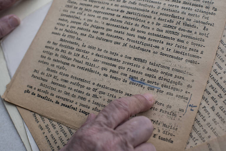 Documentos do Ministério da Guerra para o Quartel General do Exército em Belo Horizonte, que detalham a ordem para o golpe. Os documentos são parte do acervo da historiadora Heloisa Starling, que lança o livro "A Máquina do Golpe", sobre o golpe de 1964