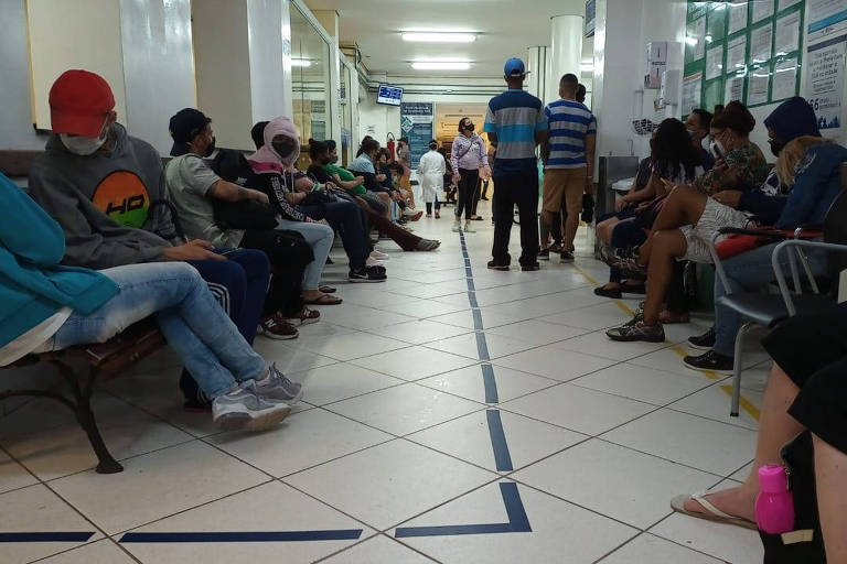 Por causa do surto da gripe, pacientes esperam  até 5 horas para fazer exame em AMAs de São Paulo