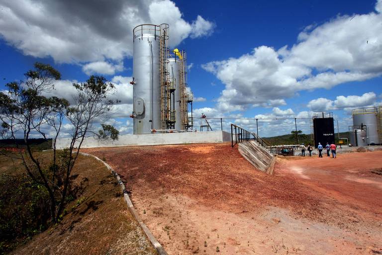 Estação coletora de petróleo da Petrorecôncavo, em Lagoa do Paulo, 100 km de Salvador (BA)