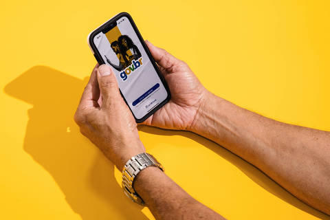 São Paulo, SP, Brasil, 04-10-2023: Produção de fotos genéricas para Mercado. App Gov.br. (foto Gabriel Cabral/Folhapress)