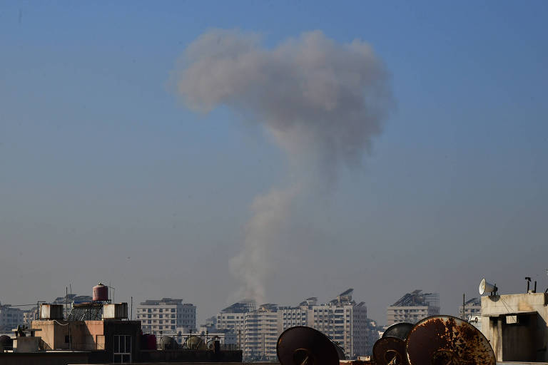 Bombardeio de Israel na Síria mata ao menos 38 em frente paralela a Gaza