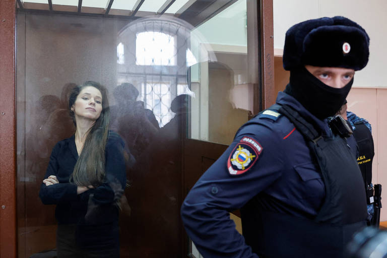 A jornalista Antonina Favorskaia detida em tribunal de Moscou