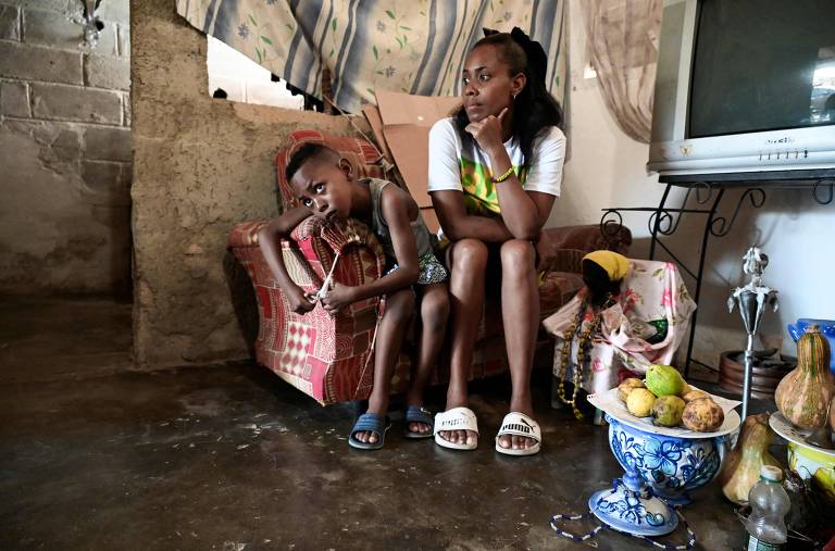 Famílias em Cuba relatam falta de comida e energia em meio a crise; veja vídeo