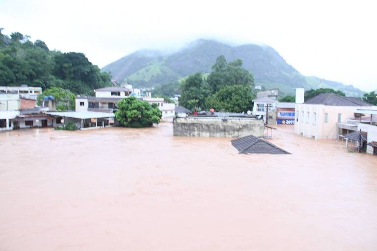 Chuva com granizo atinge cidades do Espírito Santo uma semana após enchente