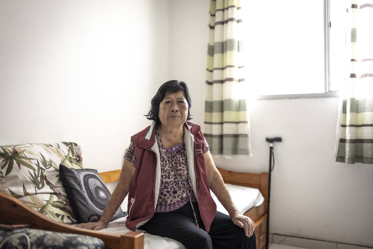 Com problemas renais, Chang Hsu Feng Chaiao, 76, de Cotia (SP), precisa de sessões de hemodiálise três vezes por semana enquanto o marido está em cuidados paliativos