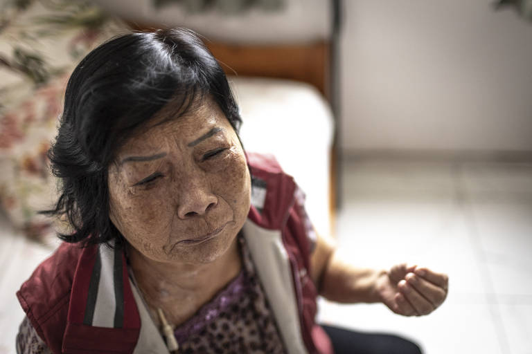 Para evitar o cancelamento, Chang teve que reabrir a empresa da família, fechada em 2009, e agora o vínculo está sob análise da operadora