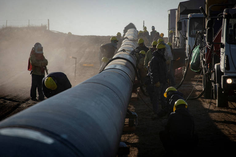 Gasoduto na Argentina, que transporta combustível extraído por fracking na região de Vaca Muerta