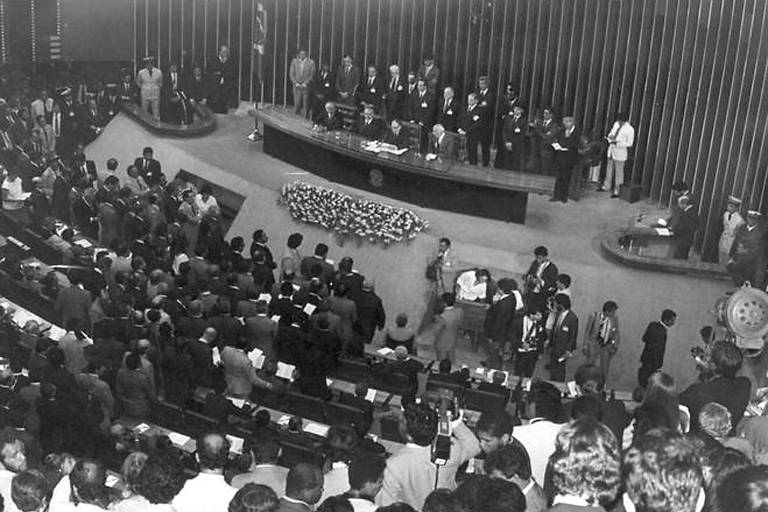 Instalação da Assembleia Nacional Constituinte em 1987 sob a presidência de Ulysses Guimarães