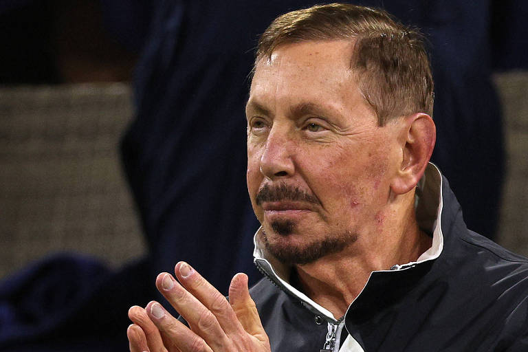 Larry Ellison, com US$ 141 bilhões, é o quinto lugar do ranking. Ele fundou a Oracle, gigante de software que gerencia bancos de dados.