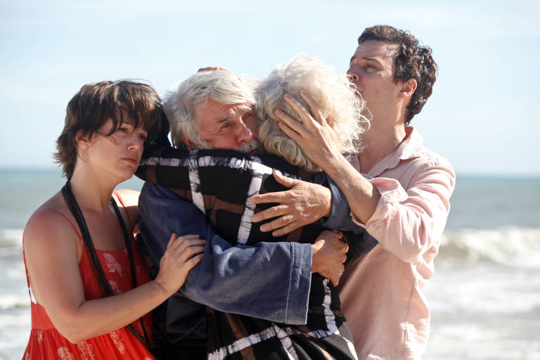 Cena de 'Domingo à Noite', filme com Marieta Severo e Zé Carlos Machado