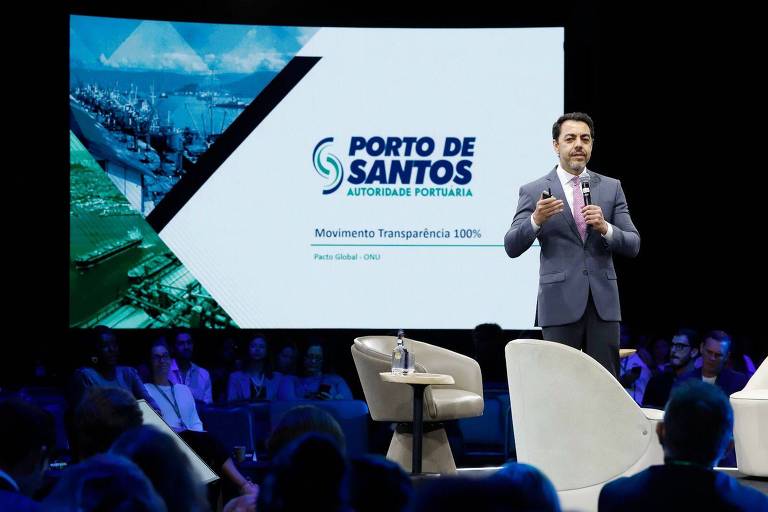 Sob ataque de adversário, chefe do porto de Santos faz palestra sobre transparência