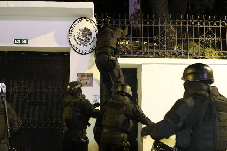 México rompe relações após polícia do Equador invadir embaixada em Quito