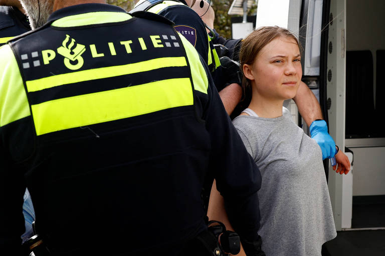 Greta Thunberg é detida duas vezes em manifestação em Haia