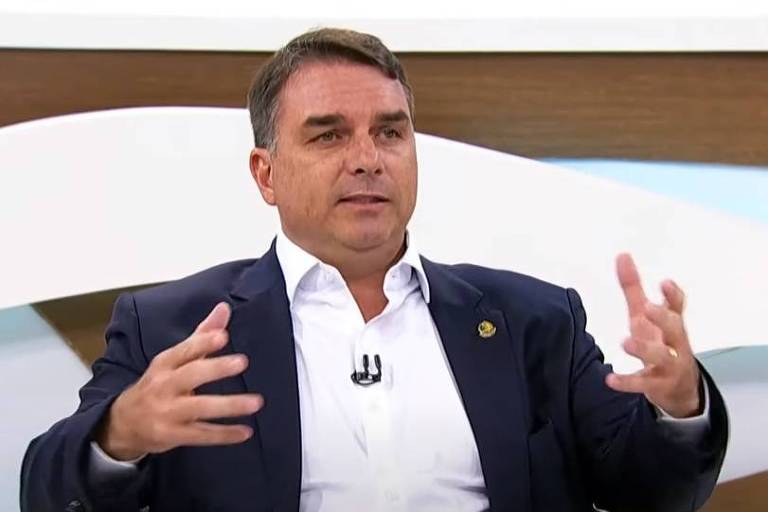 Flávio diz que impeachment de Moraes não é caminho e vê perseguição a Bolsonaro