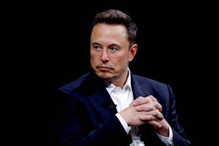 FILE PHOTO: FILE PHOTO: Tesla CEO and X owner Elon Musk in Paris