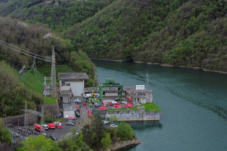 Bombeiros vistoriam hidrelétrica da Enel que pegou fogo na Itália; veja fotos de hoje