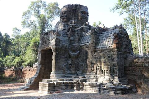 (240130) -- SIEM REAP, Jan. 30, 2024 (Xinhua) -- This undated photo shows the western gate of Banteay Kdei temple in Angkor Archaeological Park in Siem Reap province, Cambodia.
  The restoration work on the western gate of Banteay Kdei temple in Cambodia's famed Angkor Archaeological Park has been completed, the APSARA National Authority (ANA) said in a news release on Tuesday. (APSARA National Authority/Handout via Xinhua)