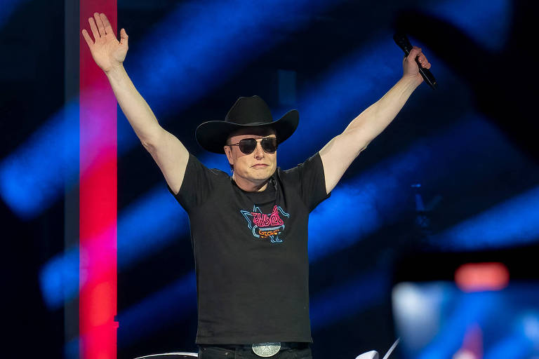 O dono do X (ex-Twitter), Elon Musk, em evento de "rodeio virtual" em Austin, no Texas, nos Estados Unidos