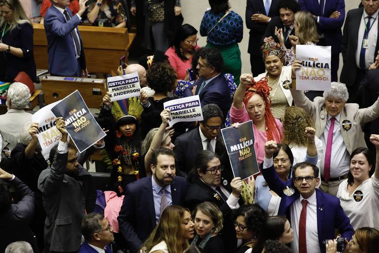 Deputados da esquerda comemoram resultado da votação pela prisão de Chiquinho Brazão; veja vídeo