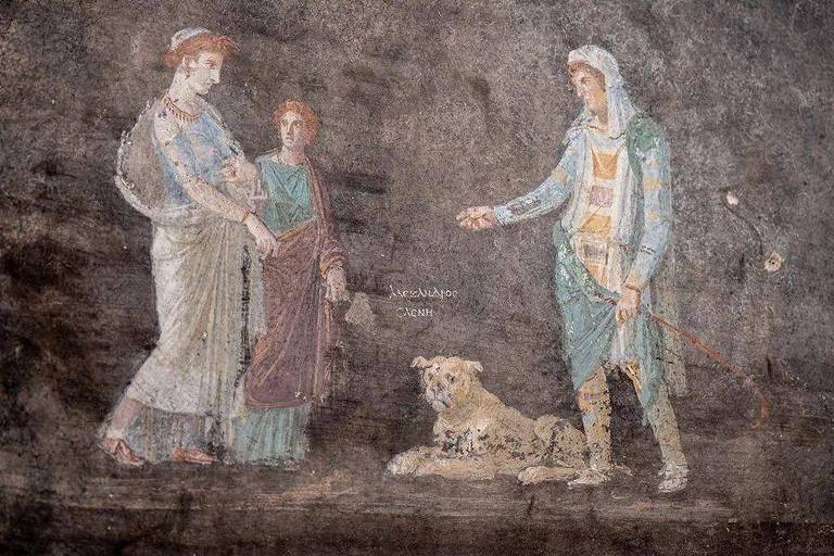 Os afrescos retratam a mitologia grega: Paris sequestra Helena, desencadeando a Guerra de Tróia