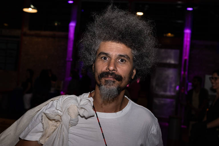 O artista Paulo Nazareth