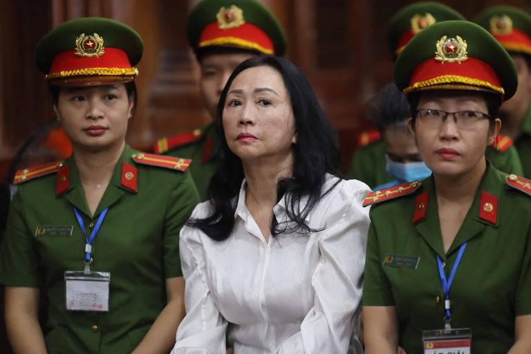 A magnata do setor imobiliário vietnamita Truong My Lan em tribunal na cidade de Ho Chi Minh, neste 11 de abril de 2024