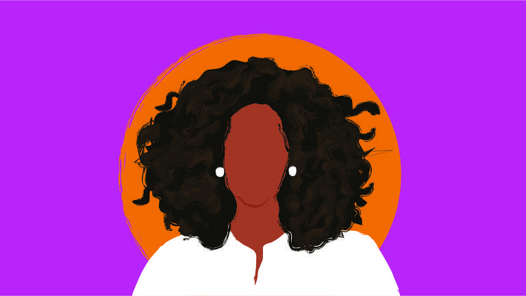 Sobre um fundo lilás e um círculo central amarelo está a imagem de Oprah Winfrey, ela é uma mulher negra, tem os cabelos ondulados e volumosos, usa uma blusa branca e brincos brancos