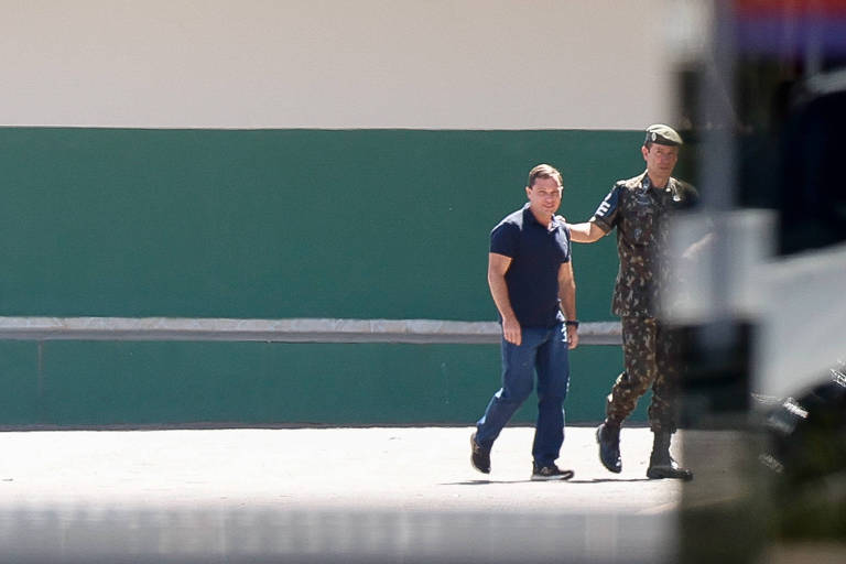 Exército tira Cid e outros 4 investigados em trama golpista de lista de promoção