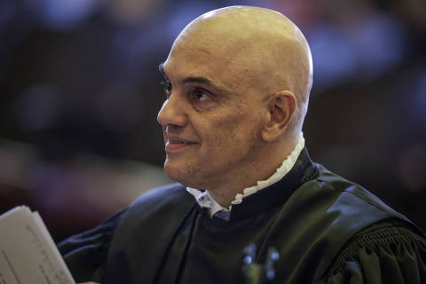 Moraes se declara impedido em caso de ameaça à sua família, mas mantém prisões