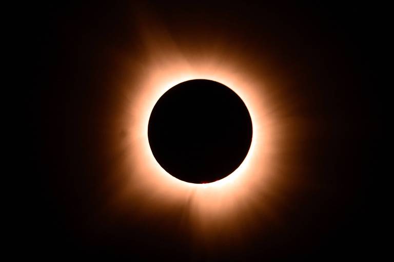 Se você perdeu o último eclipse solar total, sua próxima chance será em 2026