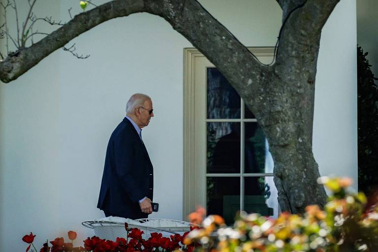 Joe Biden retorna à Casa Branca para se reunir com conselheiros de segurança