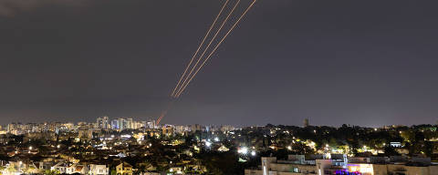 An anti-missile system operates after Iran launched drones and missiles towards Israel, as seen from Ashkelon, Israel April 14, 2024. REUTERS/Amir Cohen ORG XMIT: LIVE