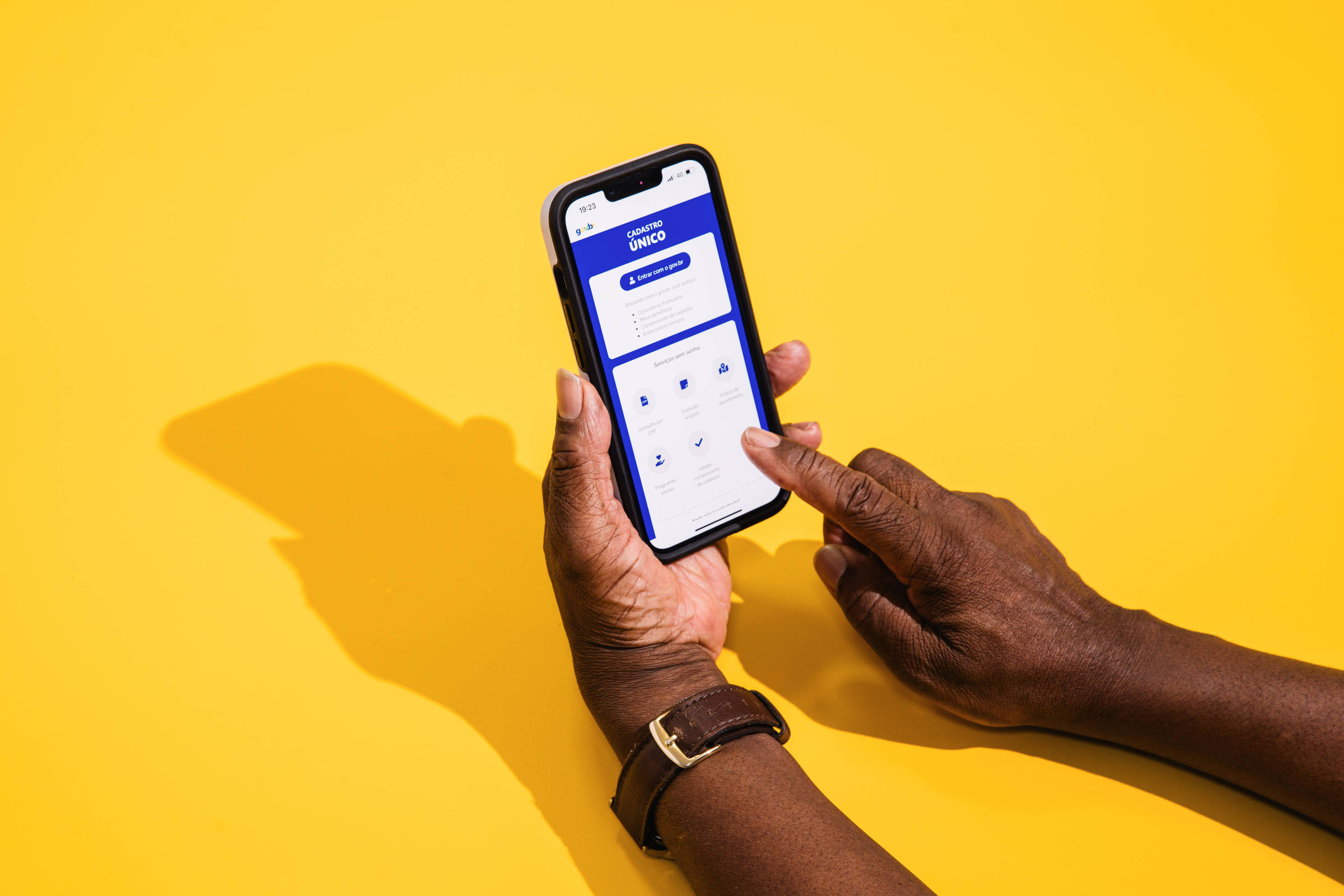 Famílias de baixa renda têm até 30 de junho para pedir antena parabólica digital gratuita; veja como
