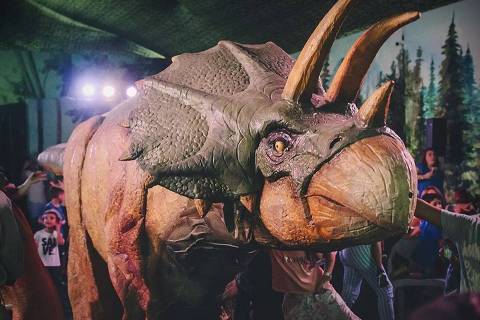 Apresentação Dinousaur World - The Live Tour acontece no Tietê Plaza Shopping, em São Paulo