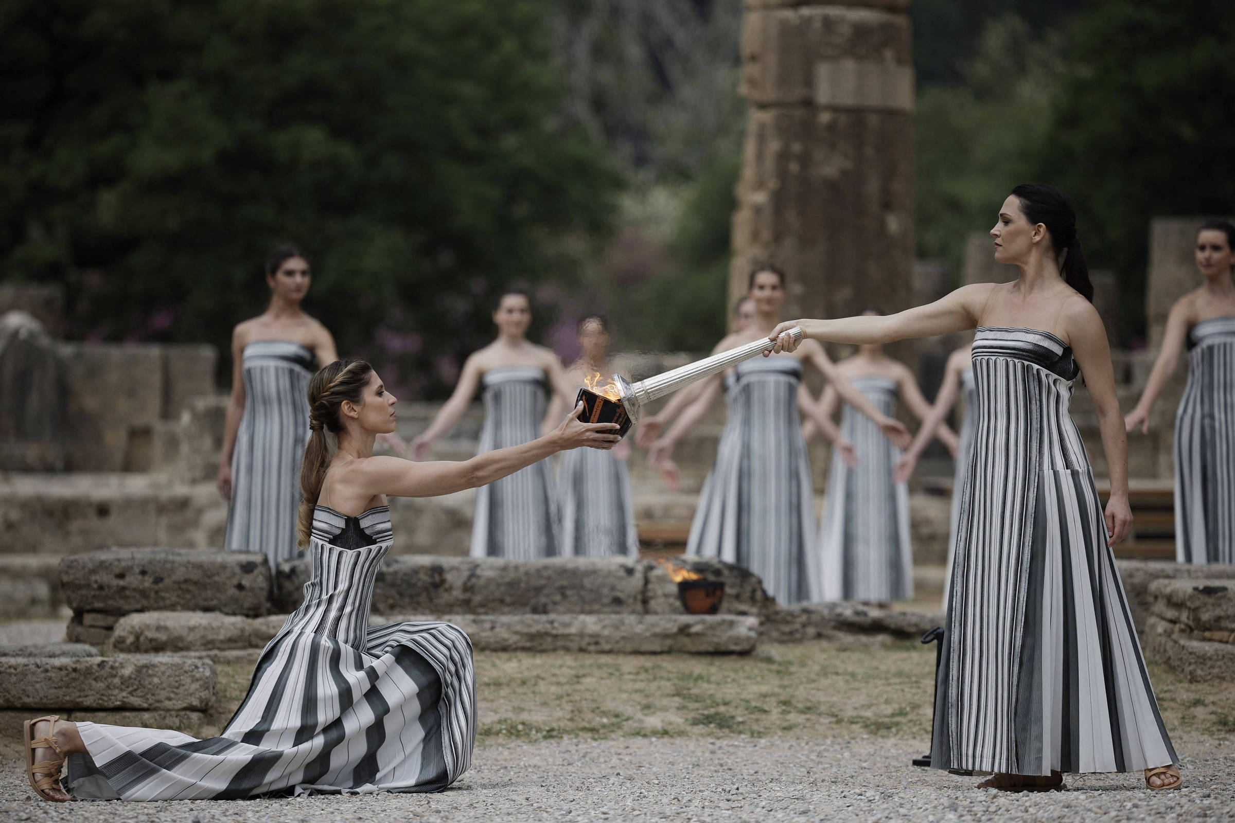 Olympic Torch is lit in ceremony in Greece – 04/16/2024 – Sport