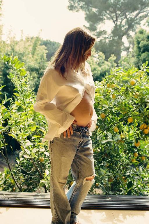 Ashley Tisdale está grávida de seu segundo filho com seu marido, Chris French