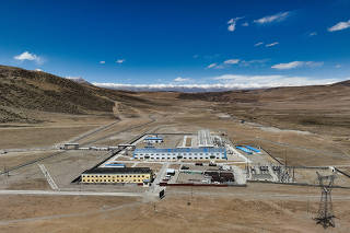 CHINA-TIBET-LHASA-ESTACION DE ENERGIA GEOTERMICA
