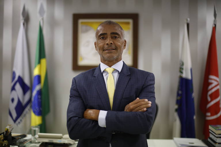 Romário negocia patrocínio de bet enquanto relata CPI sobre apostas: 'Não tem problema'