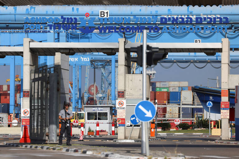 Israel diz que porto de Ashdod recebeu caminhões com alimentos para Gaza pela 1ª vez