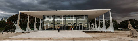 BRASÍLIA, DF, BRASIL, 03.05.2022: Fachada da sede do STF. (Supremo Tribunal Federal), em Brasília, com nuvens escuras no céu. (Foto: Gabriela Biló/Folhapress)
