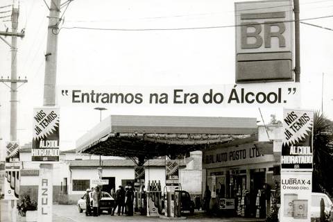 ORG XMIT: 173901_0.tif 1979

Fachada de posto de gasolina BR que comercializa álcool, em São Paulo (SP). (São Paulo (SP), 00.00.1979. Foto: Folhapress)